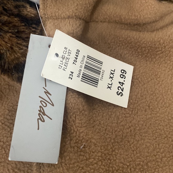 Quilted Leopard vest like cape - Picture 5 of 8